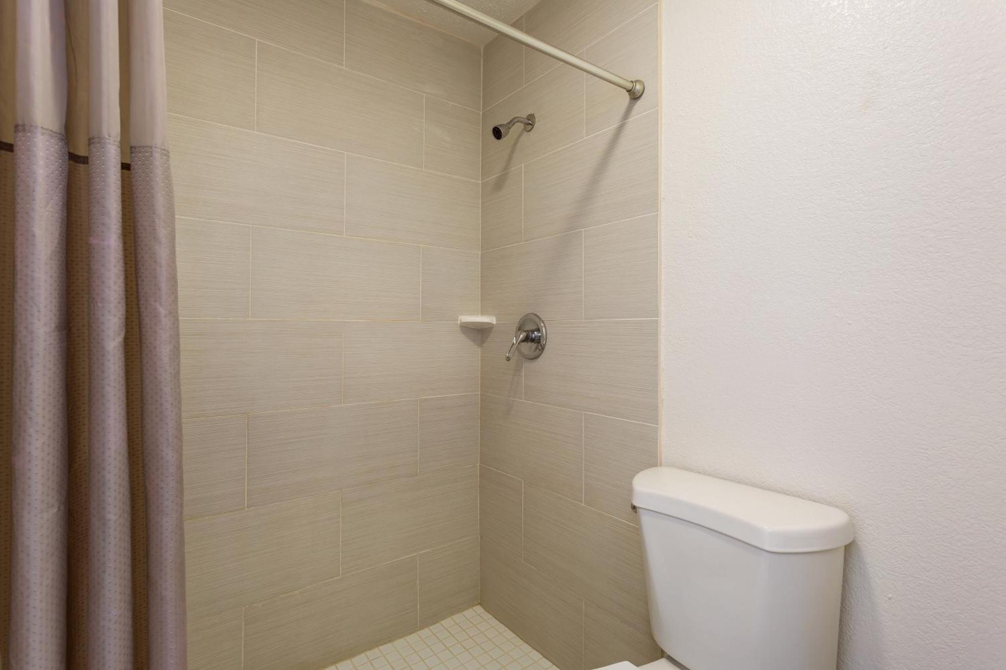 Hotel 6-macclenny, Fl