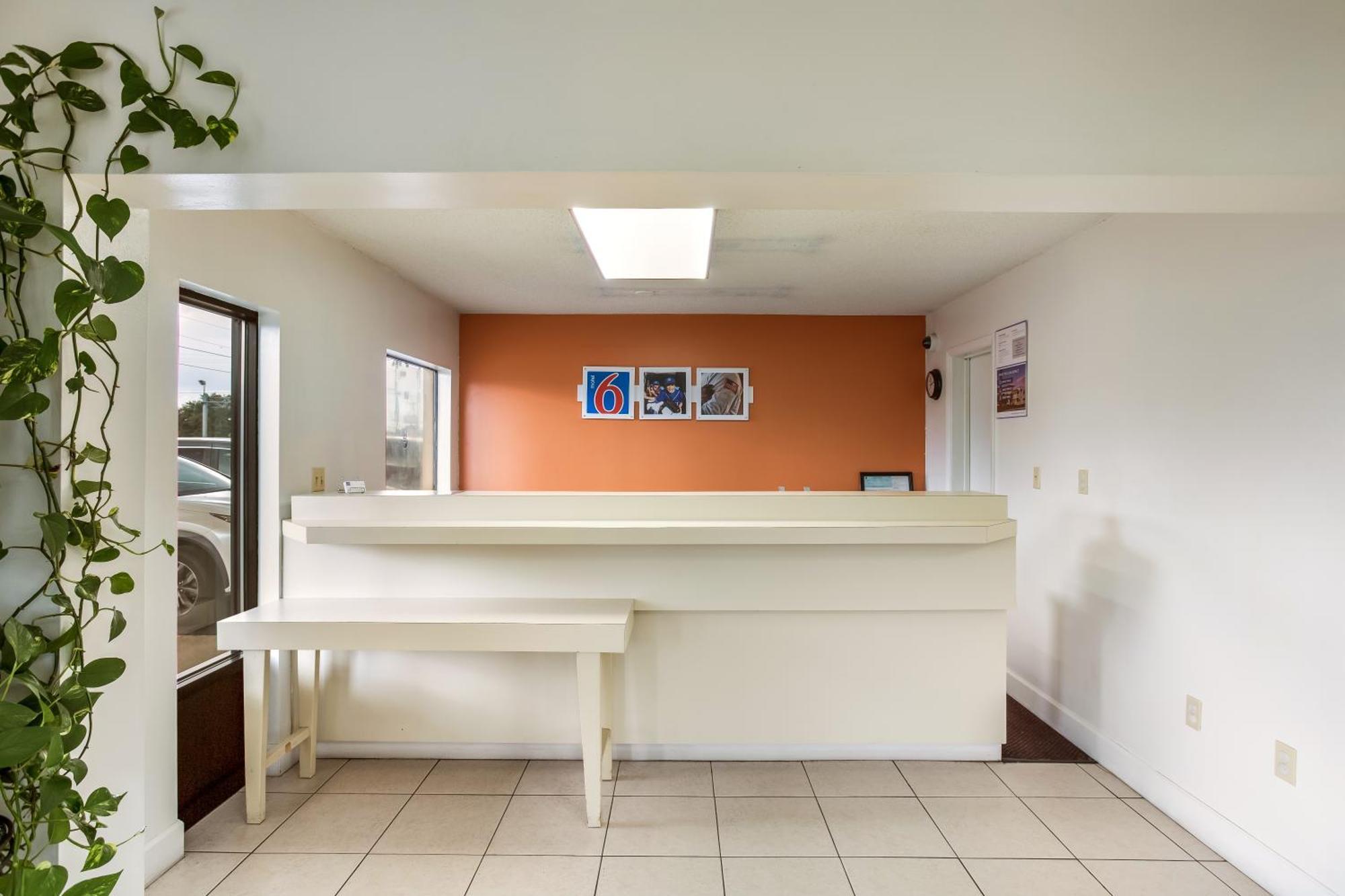 Hotel 6-macclenny, Fl 2*